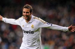 穆雷重返赛场，大比分获胜首场状态出色，湖人观众沸腾！热度持续攀升